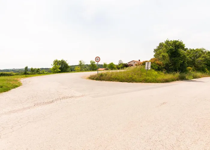 منزل ريفي Cozy Istrian House إيزولا